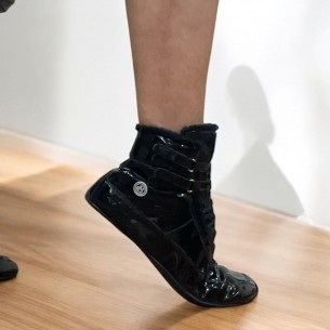 Cool Black charol vegano